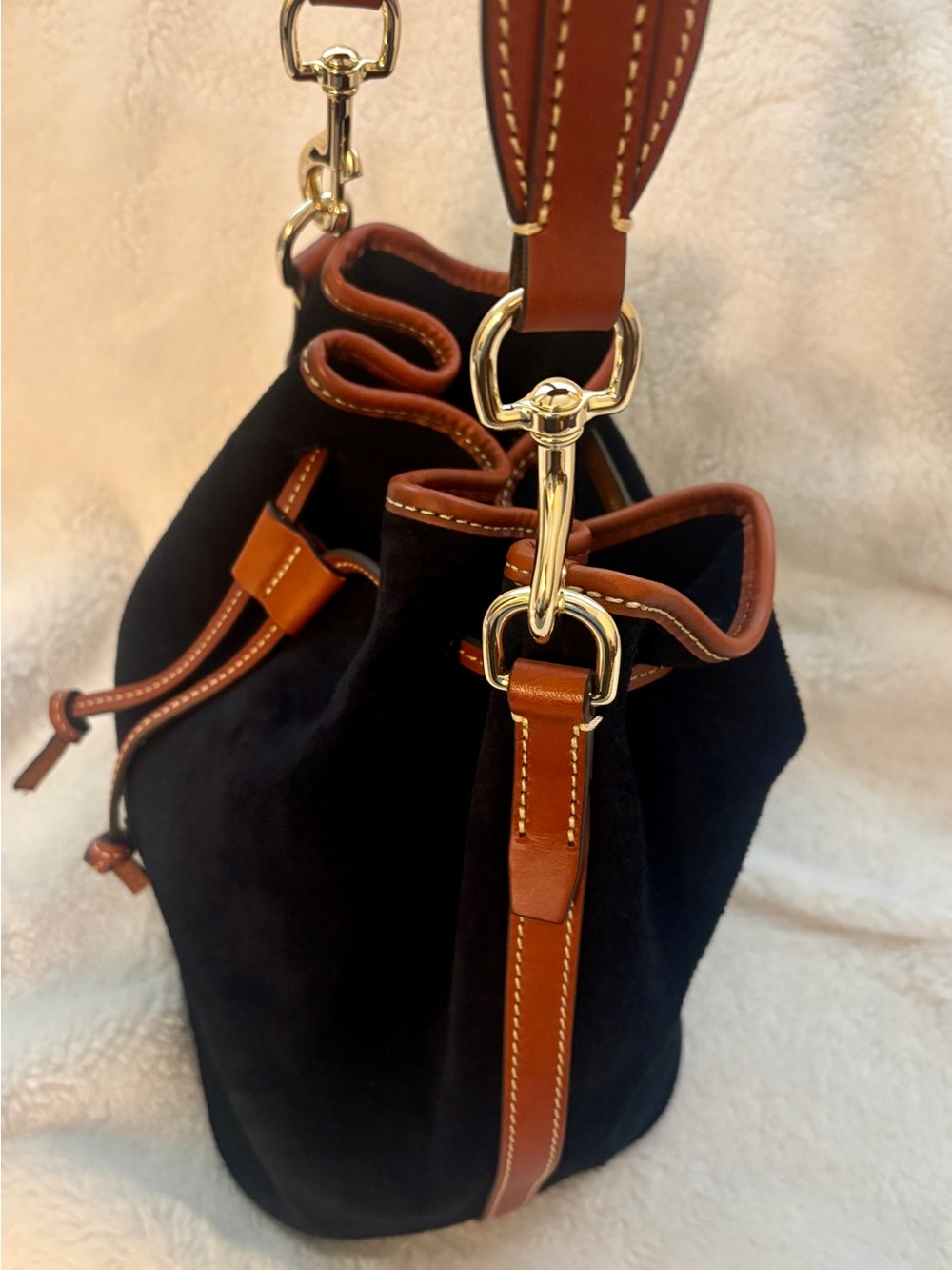 Dooney & Bourke Black Suede Drawstring Bucket Shoulder Bag🖤 - Picture 6 of 12